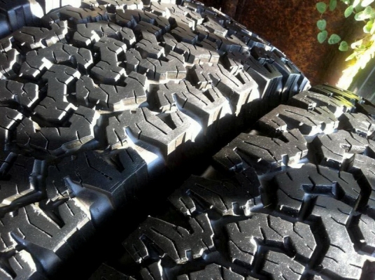ขายยาง BF Goodrich Allterrain 265 70 r16  ปี12 สวยๆ
