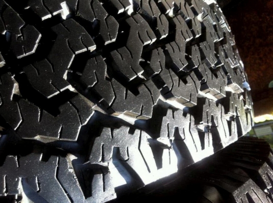 ขายยาง BF Goodrich Allterrain 265 70 r16  ปี12 สวยๆ
