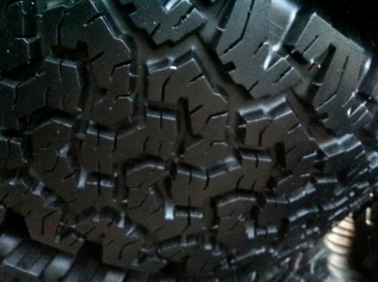 ขายยาง BF Goodrich Allterrain 265 70 r16  ปี12 สวยๆ