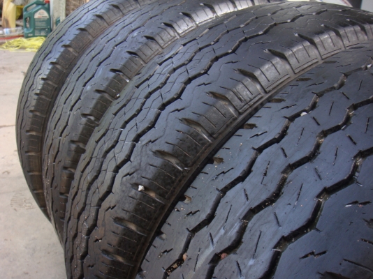 ขายยาง Bridgestone 215 70 15 ปี 11