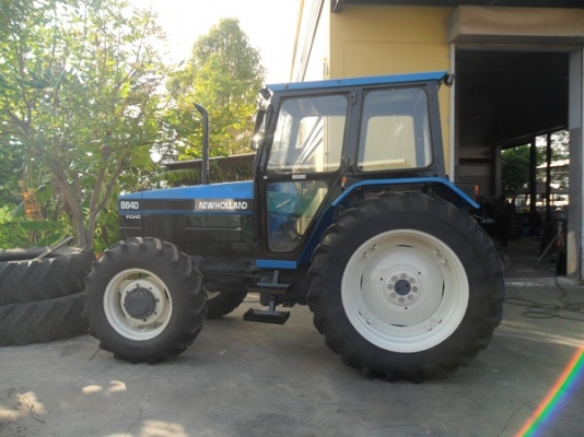 คุณสุรชัย อ.บ่อพลอย มารับแล้วรถไถฟอร์ดรุ่น 6640 NEW HOLLAND 2เพลา สภาพคัดมาสวยมาก ระบบธรรมดาทั้งคัน