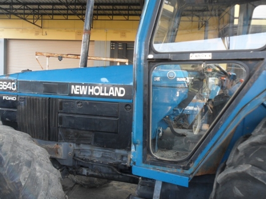 คุณสุรชัย อ.บ่อพลอย มารับแล้วรถไถฟอร์ดรุ่น 6640 NEW HOLLAND 2เพลา สภาพคัดมาสวยมาก ระบบธรรมดาทั้งคัน