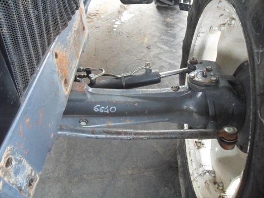 คุณสุรชัย อ.บ่อพลอย มารับแล้วรถไถฟอร์ดรุ่น 6640 NEW HOLLAND 2เพลา สภาพคัดมาสวยมาก ระบบธรรมดาทั้งคัน