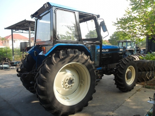 คุณสุรชัย อ.บ่อพลอย มารับแล้วรถไถฟอร์ดรุ่น 6640 NEW HOLLAND 2เพลา สภาพคัดมาสวยมาก ระบบธรรมดาทั้งคัน