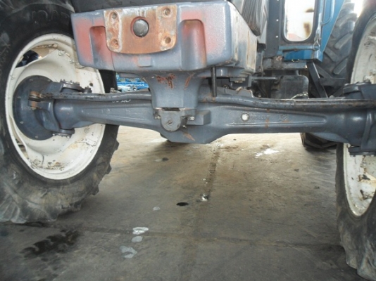 คุณสุรชัย อ.บ่อพลอย มารับแล้วรถไถฟอร์ดรุ่น 6640 NEW HOLLAND 2เพลา สภาพคัดมาสวยมาก ระบบธรรมดาทั้งคัน