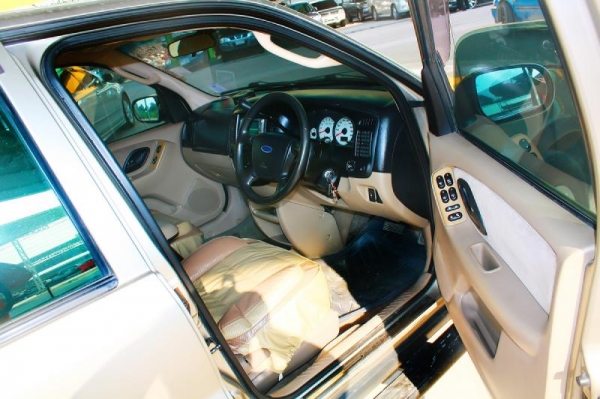 FORD ESCAPE 2.3ทอง ปี 2004 FORD ESCAPE 2.3ทอง ปี 2004