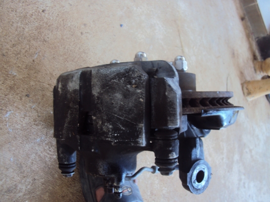 ขายดุมหน้าข้างซ้าย วีโก้