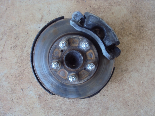 ขายดุมหน้าข้างซ้าย วีโก้