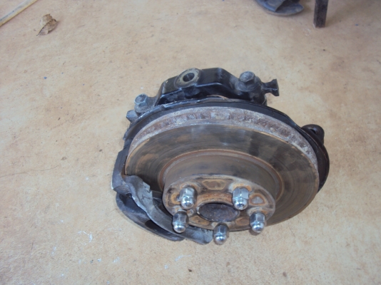 ขายดุมหน้าข้างซ้าย วีโก้