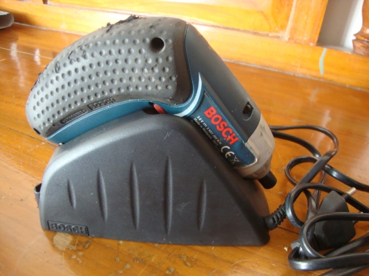 ไขควงไร้สาย BOSCH IXO ครบชุด