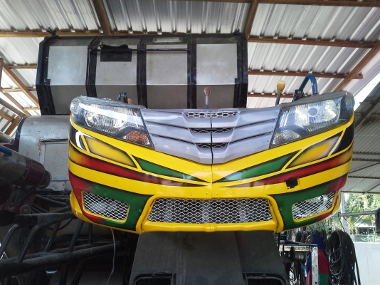 ขายพร้อมส่งแล้วครับ ยายดีใจ พอใจมากครับ เราก็ดีใจเห็นผู้สูงอายุตื้นตันใจกับลูกชายมักดีครีบ KM 47 เดิน 12 HT(comosak) เครื่อง 6HH (215 แรง) โซ่ D2  48 ข้อ โรลเลอร์ D3 12 ลูก หน้าเกี่ยว 3 เมตร อุ้มเลด 2.5 ตัน