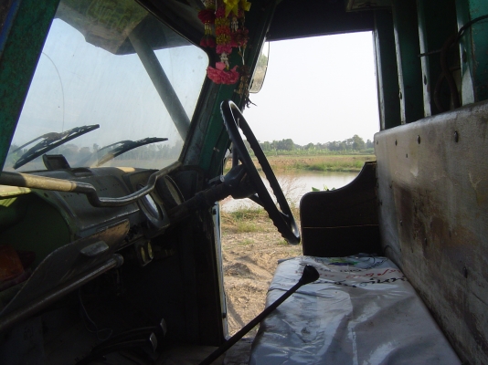 ขายรถรากแม็กโครเพลาเดียวอีสุเครื่อง135hp ประหยัดน้ำมันคับเบาๆ250,000บาทพร้อมวิ่ง