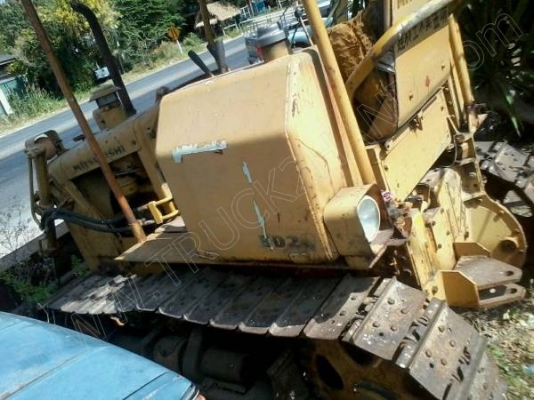 รถแทร็กเตอร์ ยี่ห้อ MITSUBISHI