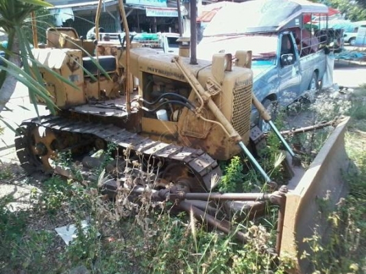 รถแทร็กเตอร์ ยี่ห้อ MITSUBISHI