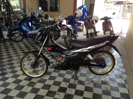 ขาย!!!ฮอนด้าโซนิค สต๊าทมือ ปี46 รถเครื่องดีคับ มีเล่มทะเบียนครบ