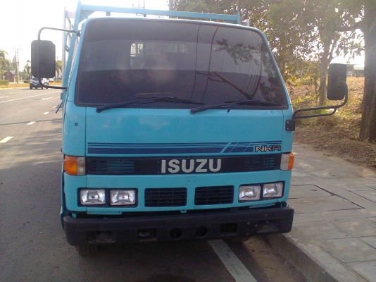 ขายISUZU NKR 110 แรง เครื่องดีคัชซีสวย ทะเบืยนแจ้งจอด สดผ่อนใด้ครับ