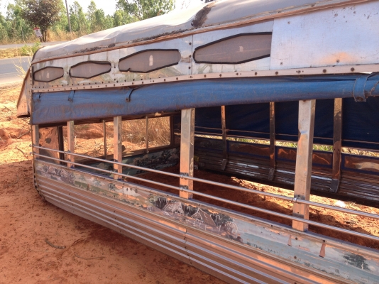 ขายถูกสุดๆโครงหลังคารถ 6 ล้อโดยสาร รีบขาย 6,000 บาท ขายถูกสุดๆโครงหลังคารถ 6 ล้อโดยสาร รีบขาย 6,000 บาท