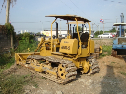 รถดันดิน BD2F ตีนเป็ด รถดันดิน BD2F ตีนเป็ด