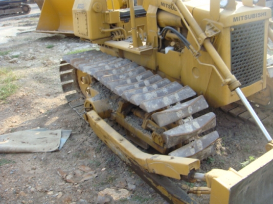 รถดันดิน BD2F ตีนเป็ด รถดันดิน BD2F ตีนเป็ด