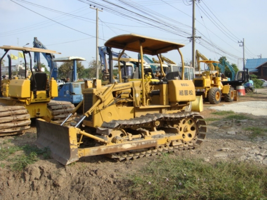 รถดันดิน BD2F ตีนเป็ด รถดันดิน BD2F ตีนเป็ด