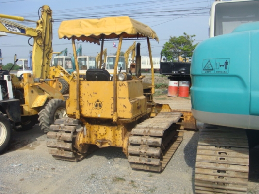 รถดันดิน D20P-5 ตีนเป็ด รถดันดิน D20P-5 ตีนเป็ด