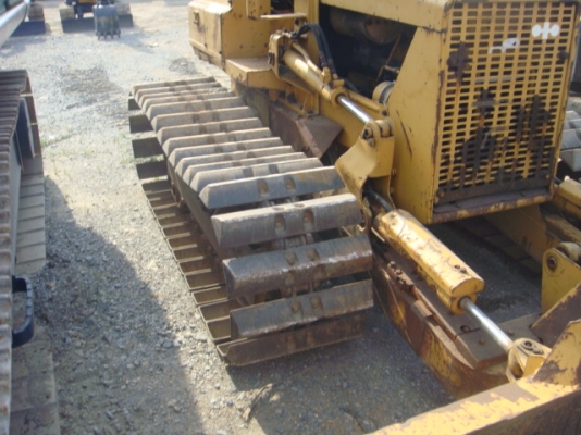 รถดันดิน D20P-5 ตีนเป็ด รถดันดิน D20P-5 ตีนเป็ด