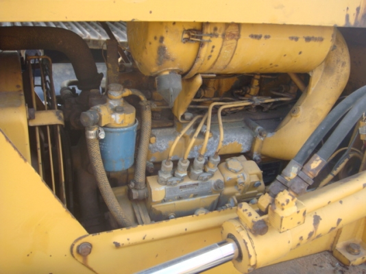 รถดันดิน D20P-5 ตีนเป็ด รถดันดิน D20P-5 ตีนเป็ด