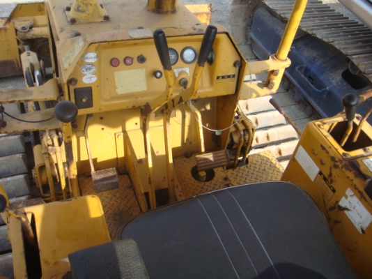 รถดันดิน D20P-5 ตีนเป็ด รถดันดิน D20P-5 ตีนเป็ด