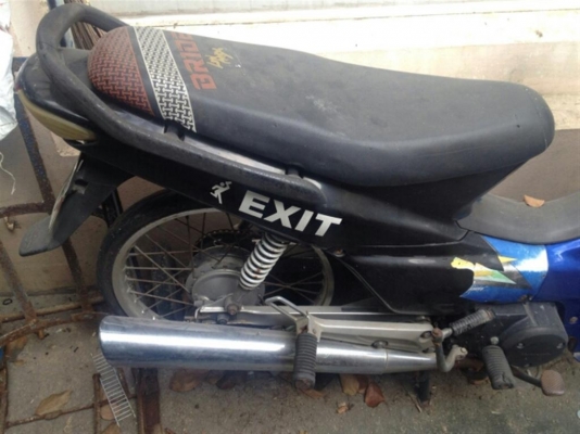 ขายเวฟ 100 มือสองสภาพสวยพร้อมชุดโอน ทะเบียนขาด เกิน 3 ปี