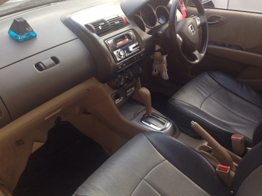 ขายด่วน ฟรีดาวน์ไม่ต้องใช้เงินเลยครับ HONDA CITY 1.5 AT ปี 48 รถสวยจัดรอบคัน เครื่องแห้งแรงดีเดิมๆ เกียร์ออโต้ ภายในเก๋งสวยครบพร้อม CD MP3 พ.เพาเวอร์ ก.ไฟฟ้า แอร์เย็นฉ่ำ เบาะหุ้มหนัง ช่วงล่างแน่น ล้อแม็ก เอกสารทะเบียนครบพร้อมโอน ราคาต่อรองได้ครับ