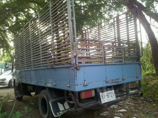 ISUZU 6ล้อใหญ่  ปี 2547 ราคา 480,000  บ.