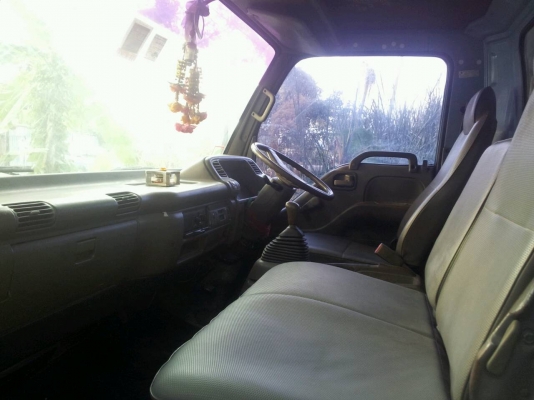 ISUZU 6ล้อใหญ่  ปี 2547 ราคา 480,000  บ.