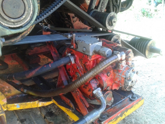 ขายรถเกี่ยวข้าวอุ้ม2.5ตัน ขายรถเกี่ยวข้าวอุ้ม2.5ตัน