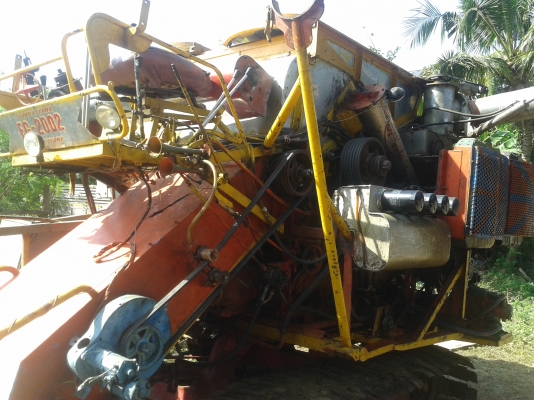 ขายรถเกี่ยวข้าวอุ้ม2.5ตัน ขายรถเกี่ยวข้าวอุ้ม2.5ตัน