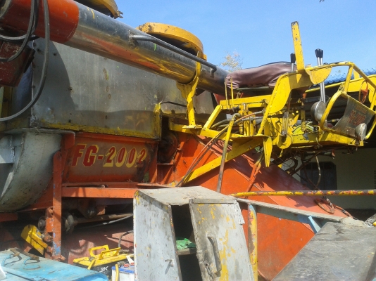 ขายรถเกี่ยวข้าวอุ้ม2.5ตัน ขายรถเกี่ยวข้าวอุ้ม2.5ตัน