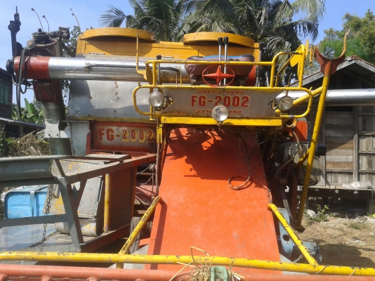 ขายรถเกี่ยวข้าวอุ้ม2.5ตัน ขายรถเกี่ยวข้าวอุ้ม2.5ตัน