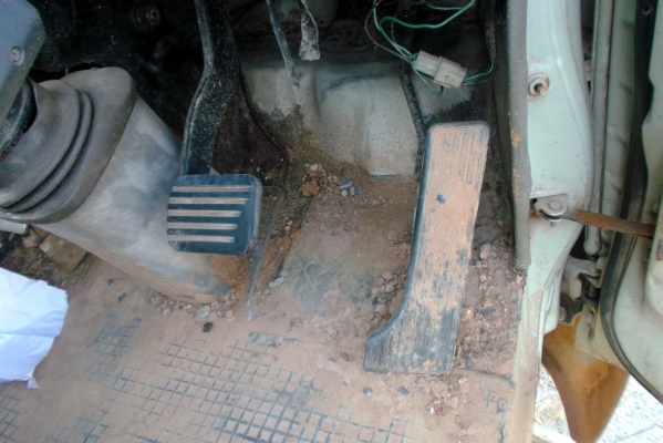 ขายด่วนรถ6ล้อHINOFB2Wเครือง120แรงม้าติดเครน2.5ตัน ขายด่วนรถ6ล้อHINOFB2Wเครือง120แรงม้าติดเครน2.5ตัน