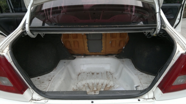 ขายท้ายเบนซ์CK5 เครื่อง 1.8 4G93 เกียร์ธรรมดา ชุดแต่งรอบคัน