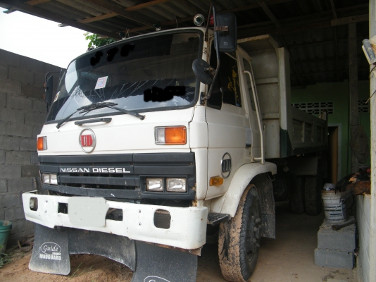 หกล้อดั้มพ์นิสสันยูดี 185 แรง