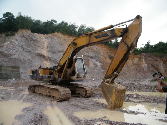 แมคโครโกเบลโก 907