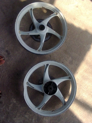 ล้อแม๊ค ls125     2500 บาทรวมส่งทั่วไทย