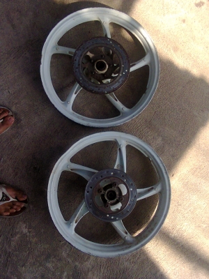 ล้อแม๊ค ls125     2500 บาทรวมส่งทั่วไทย