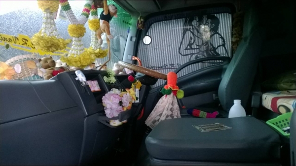 ขายดาวน์..6ล้อดั้ม ISUZU 240 แรง ออกใหม่ป้ายแดง รถปี*54 ใช้130000กม.(รถ30เดือน)