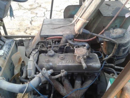 เครื่อง isuzu ดีเซล พร้อมเกียร์ 5 เกียร์