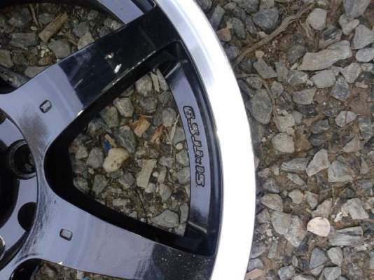 ขอบ 15 สภาพดี ไม่คดไม่ดุ้ง  4000