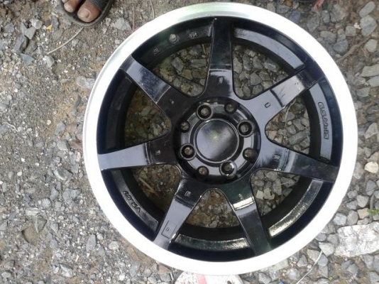 ขอบ 15 สภาพดี ไม่คดไม่ดุ้ง  4000