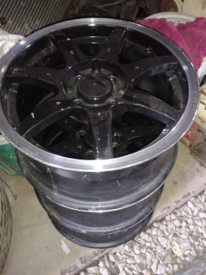 ขอบ 15 สภาพดี ไม่คดไม่ดุ้ง  4000