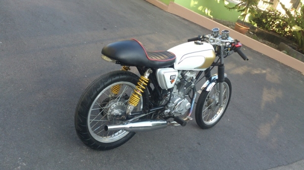 (ปิดการขายชั่วคราวมีคนมัดจำ)ขายHONDA GL 200 Cafe Racer เล่มทะเบียน+เอกสารอินวอยเครื่อง