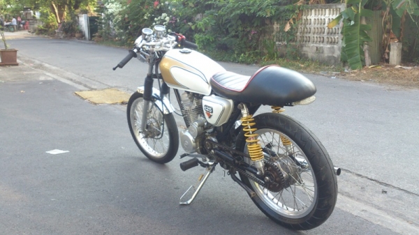 (ปิดการขายชั่วคราวมีคนมัดจำ)ขายHONDA GL 200 Cafe Racer เล่มทะเบียน+เอกสารอินวอยเครื่อง