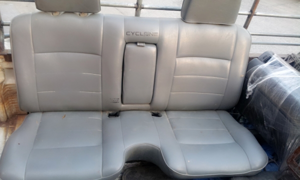 ขายเบาะตอนเดียวmitsubishi cyclone1900บาท